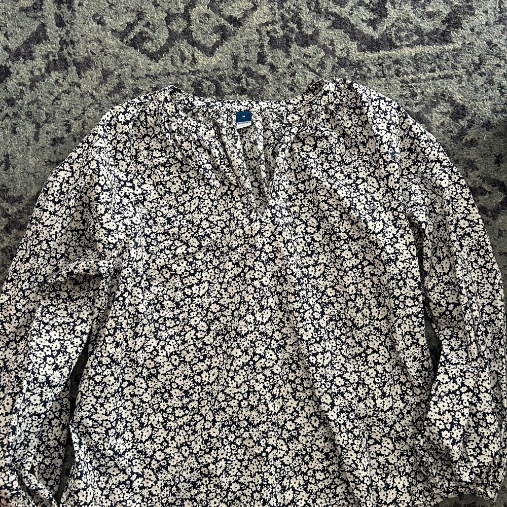 Old Navy Black and White Floral Blouse